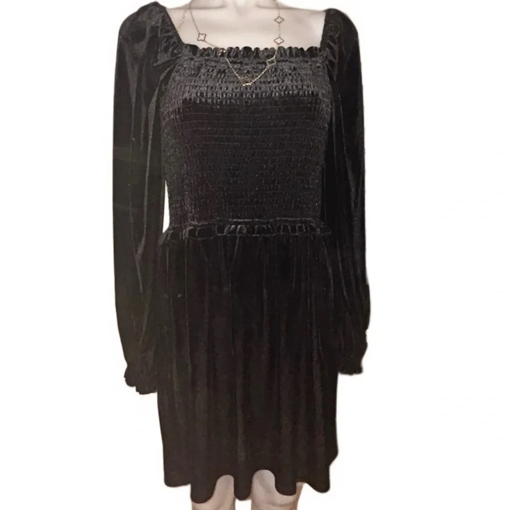1.STATE Women's Velvet Dress Smocked Bodice Long Sleeve Size Medium Black short